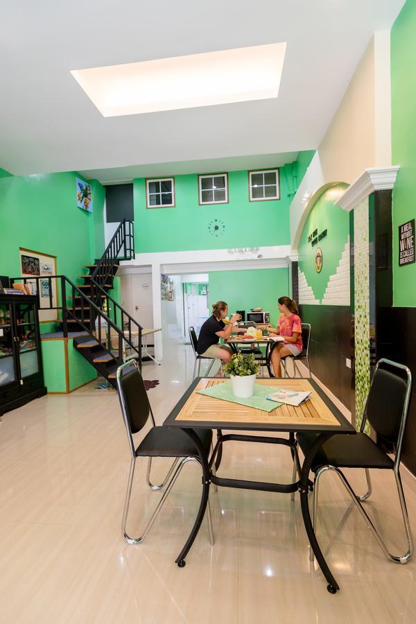 Little Monkey Hostel Yangon Luaran gambar