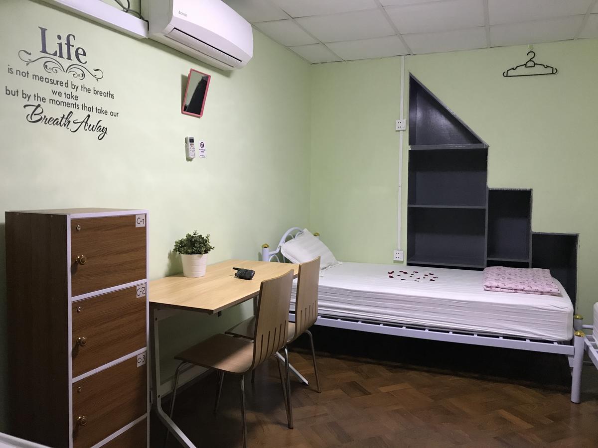 Little Monkey Hostel Yangon Luaran gambar