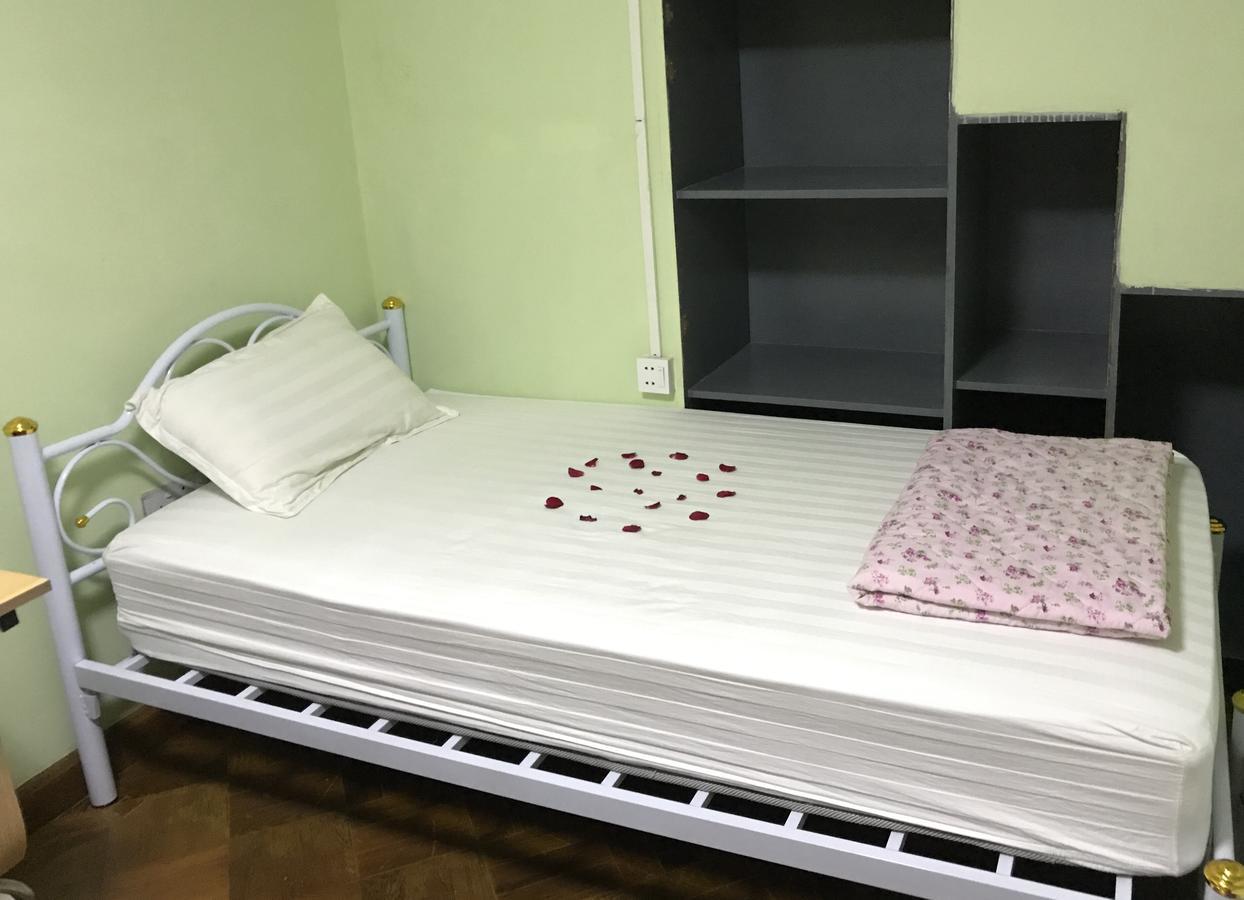 Little Monkey Hostel Yangon Luaran gambar